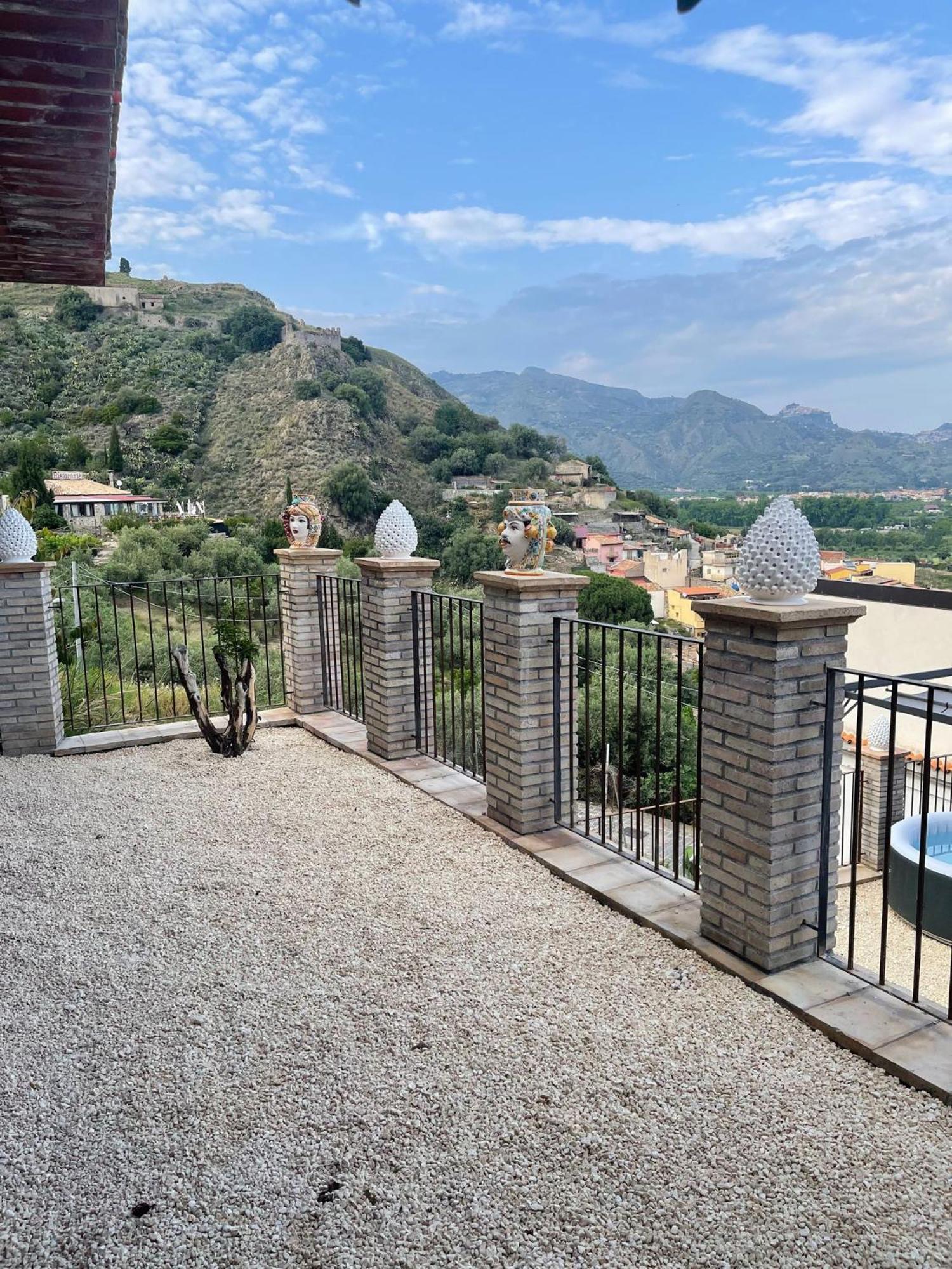 Bed And Relax-Il Maniero Bed & Breakfast Calatabiano Exterior foto